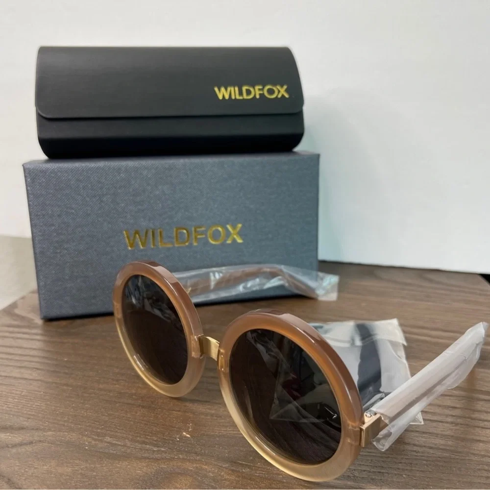 WILDFOX Malibu NEW Round Oversized Sunglasses Desert Taupe NEW With Case